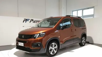 Arancione Usata 2018 Peugeot Rifter GT-line Monovolume | 15.500 € (Buon prezzo)