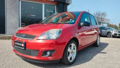 Usata Ford Fiesta Ghia 68 CV (50 kW) 2007 Utilitaria