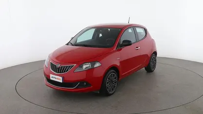 Usata Lancia Ypsilon Gold 70 CV (51 kW) 2021 Rosso Utilitaria