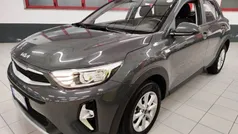 Usata 2022 Kia Stonic Play SUV | 16.800 € (Buon prezzo)