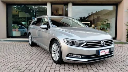 Grigio Usata 2017 VW Passat Comfortline Station wagon | 12.400 € (Buon prezzo)