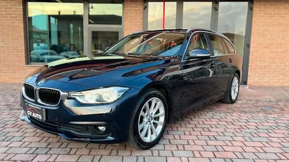 Usata BMW 316 Luxury Line 116 CV (85 kW) 2017 Blu Station wagon