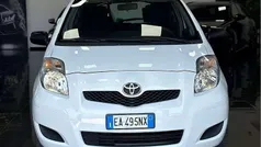 Usata 2010 Toyota Yaris Tre volumi | 4490 € (Buon prezzo)