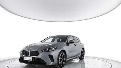 Grigio Usata 2024 BMW 118 M Sport Due volumi | 32.893 € (Super prezzo)