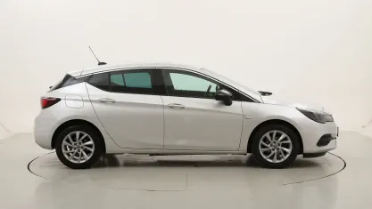 Usata Opel Astra Business Elegance 122 CV (89 kW) 2021 Argentoargento Berlina