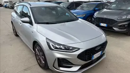 Occasion Ford Focus ST-Line 120 ch (88 kW) 2025 Gris Berline