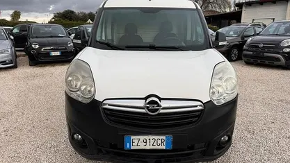 Usata Opel Combo 120 CV (88 kW) 2015 Monovolume