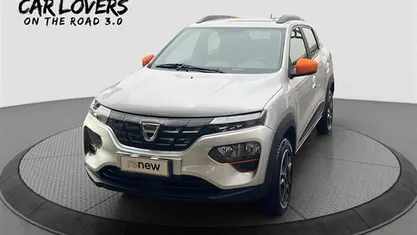 Usata Dacia Spring Comfort Plus 33 kW (45 CV) 2023 Grigio chiaro Utilitaria