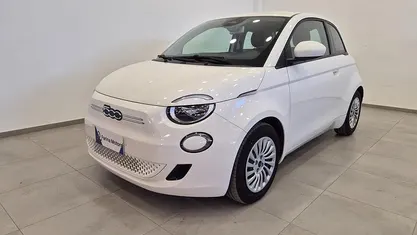 Usata Fiat 500e Action 69 kW (95 CV) 2022 Bianco Berlina