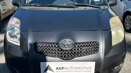 Usata Toyota Yaris 90 CV (66 kW) 2008 Grigio Utilitaria