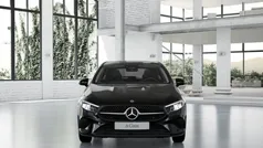 Blu spettrale Nuova 2025 Mercedes A180 Tre volumi | 37.500 € (Buon prezzo)