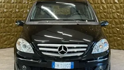 Usata Mercedes B180 109 CV (80 kW) 2008 Nero Monovolume