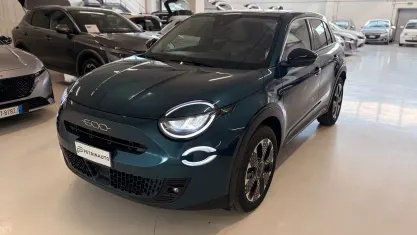 Usata Fiat 600 110 CV (80 kW) 2025 Verde SUV