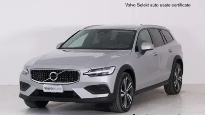 Usata Volvo V60 CC Core 197 CV (144 kW) 2023 Argento Station wagon