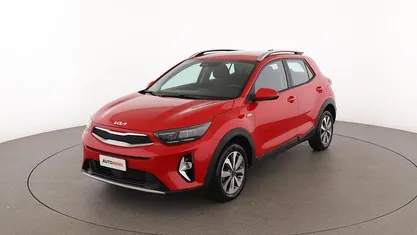 Usado Kia Stonic Urban 84 CV (61 kW) 2024 Rojo SUV