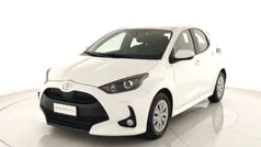Bianco Usata 2023 Toyota Yaris Active Tre volumi | 15.600 € (Buon prezzo)