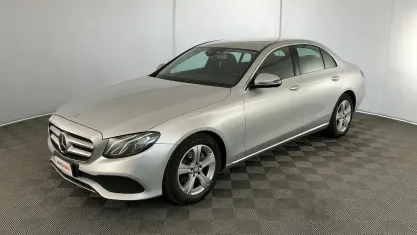 Usata Mercedes E220 Business 195 CV (143 kW) 2016 Argento Berlina