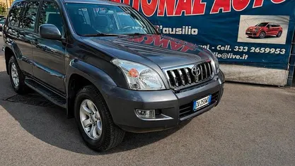 Begagnad Toyota Land Cruiser 165 HK (121 kW) 2005 Grå SUV