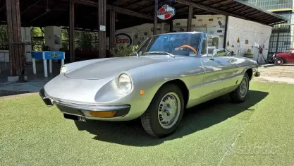 Usata Alfa Romeo GT Junior 88 CV (64 kW) 1970 Grigio Cabrio