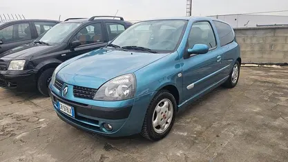 Usata Renault Clio II 58 CV (42 kW) 2005 Blu Berlina