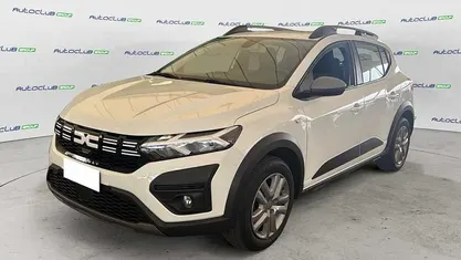 Usata Dacia Sandero Comfort 101 CV (74 kW) 2023 Bianco Utilitaria