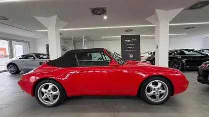 Usata Porsche 911 Carrera Cabriolet 272 CV (200 kW) 1995 Rosso Cabrio