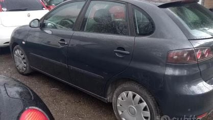 Usata Seat Ibiza 80 CV (58 kW) 2008 Grigio Berlina