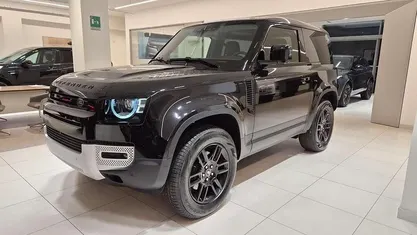 Usata 2025 Land Rover Defender S SUV | 66.900 €