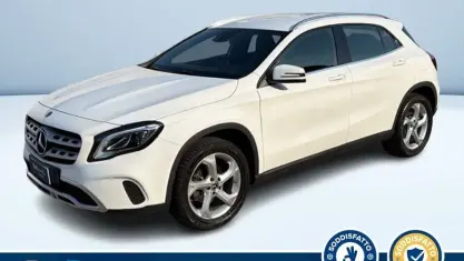 Gebraucht Mercedes GLA200 156 PS (114 kW) 2020 Weiß SUV