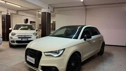 Bianco Usata 2012 Audi A1 Sportback Ambition Due volumi | 8900 € (Buon prezzo)