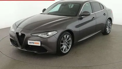 Usata Alfa Romeo Giulia Super 150 CV (110 kW) 2017 Grigio Berlina