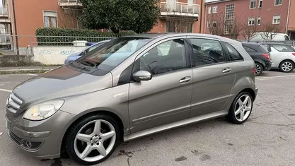 Usata Mercedes B180 Chrome 109 CV (80 kW) 2008 Grigio Monovolume