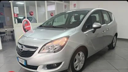Begagnad Opel Meriva 120 HK (88 kW) 2016 Grå Minibuss