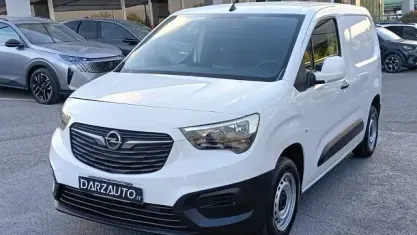 Usata Opel Combo 102 CV (75 kW) 2021 Bianco pastello Monovolume
