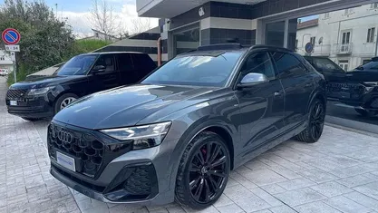 Usata 2025 Audi Q8 S-Line SUV | 110.000 €