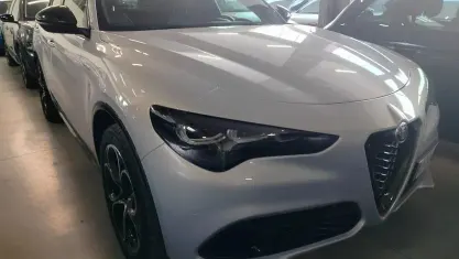 Usata Alfa Romeo Stelvio Veloce 209 CV (153 kW) 2024 Grigio SUV