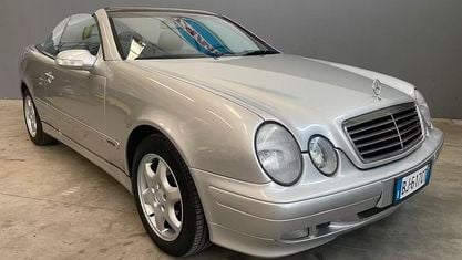 Usata Mercedes CLK320 Elegance 218 CV (160 kW) 2000 Grigio Cabrio