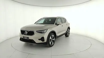 Usata Volvo XC40 Core 129 CV (94 kW) 2024 Grigio SUV