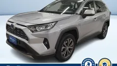 Argento Usata 2023 Toyota RAV4 Hybrid SUV | 34.300 € (Buon prezzo)