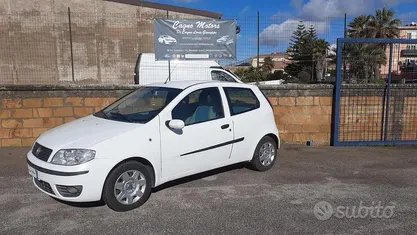 Usata Fiat Punto Dynamic 70 CV (51 kW) 2005 Berlina