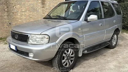 Usata Tata Safari 140 CV (102 kW) 2010 Gray SUV