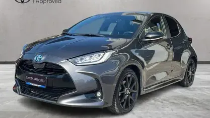 Usata Toyota Yaris Hybrid Lounge 92 CV (67 kW) 2022 Grigio Pick-up