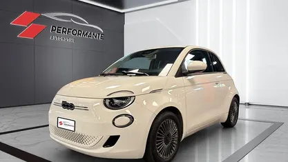 Usata Fiat 500e Icon 42 kW (58 CV) 2022 Bianco Utilitaria