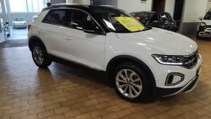 Begagnad VW T-Roc Style 150 HK (110 kW) 2023 Vit SUV