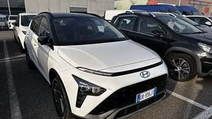 Usata Toyota Yaris Hybrid 116 CV (85 kW) 2020 Bianco Utilitaria