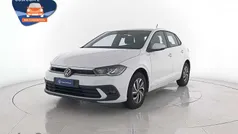 Pure white Usata 2023 VW Polo Life Tre volumi | 18.900 € (Buon prezzo)