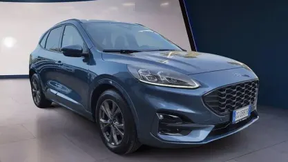 Begagnad Ford Kuga ST-Line X 120 HK (88 kW) 2023 Grå SUV