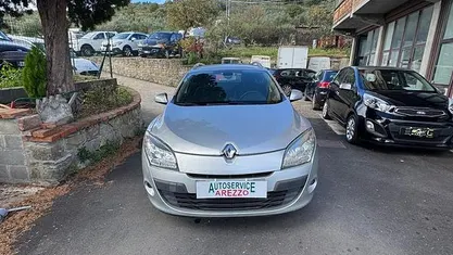Usata Renault Mégane GrandTour Dynamique 110 CV (80 kW) 2010 Argento Station wagon