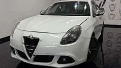 Bianco Usata 2012 Alfa Romeo Giulietta Distinctive Tre volumi | 3000 € (Buon prezzo)