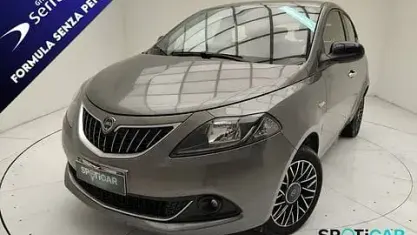 Usata Lancia Ypsilon S 70 CV (51 kW) 2024 Grigio Utilitaria